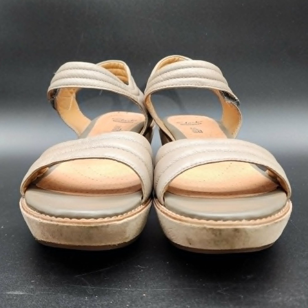 Clarks Taupe Leather Wedge Sandals Womens 11 Comfort Cushion Soft Casual Summer - Picture 8 of 9
